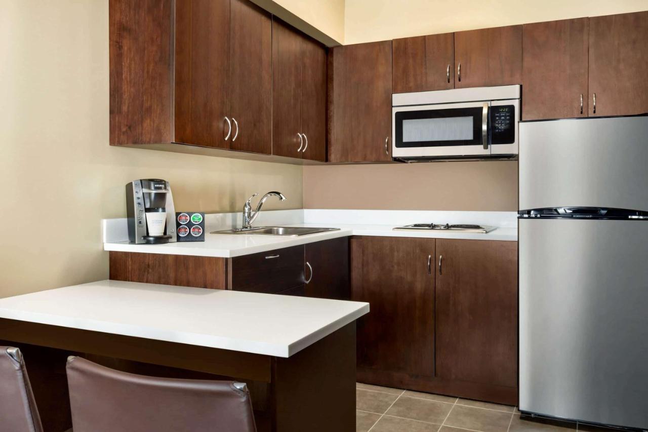 Microtel Inn And Suites By Wyndham Weyburn Exteriér fotografie