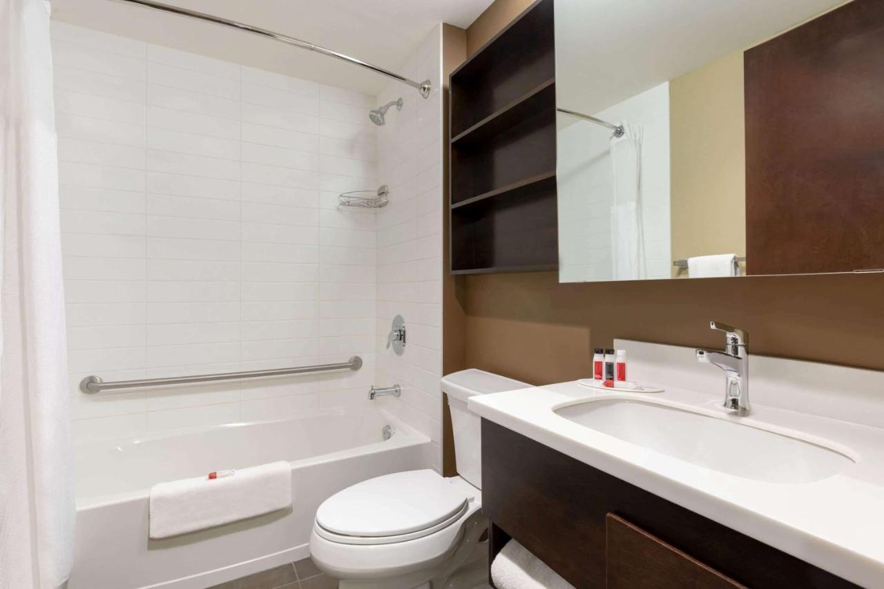 Microtel Inn And Suites By Wyndham Weyburn Exteriér fotografie