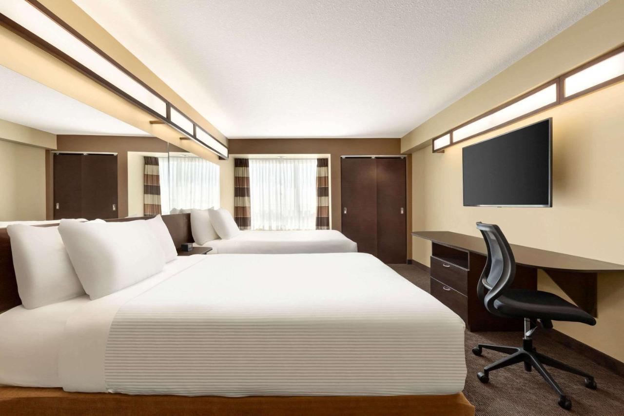 Microtel Inn And Suites By Wyndham Weyburn Exteriér fotografie