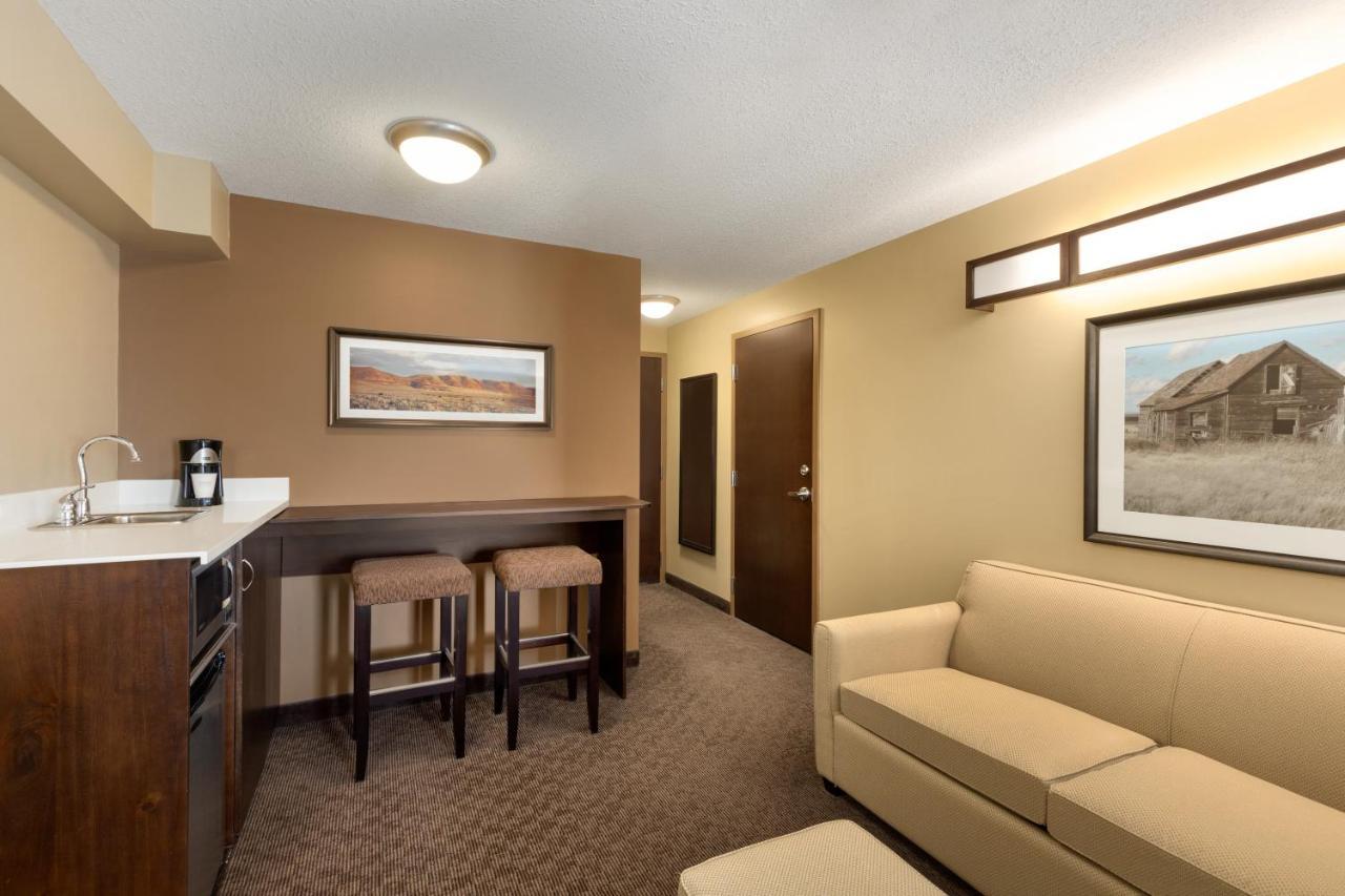 Microtel Inn And Suites By Wyndham Weyburn Exteriér fotografie