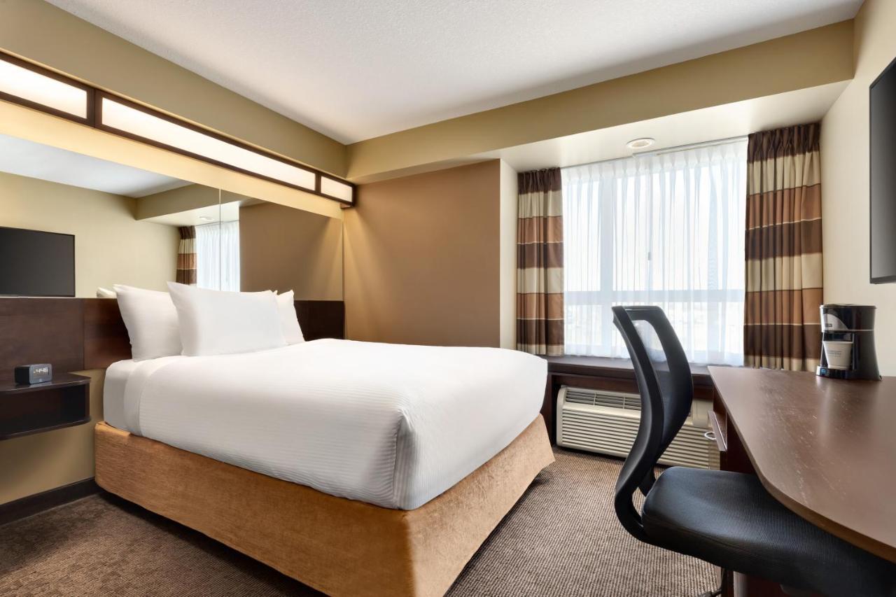 Microtel Inn And Suites By Wyndham Weyburn Exteriér fotografie